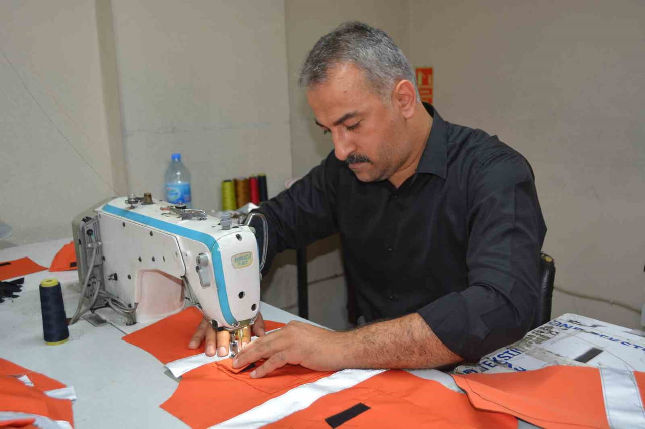 AÇTIĞI İŞ YERİNDE SİPATİŞLERİ DİKMESİ