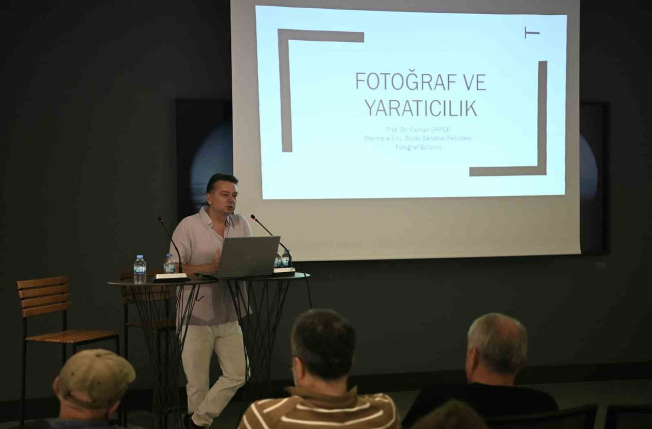 ADA MODERN’DE FOTOĞRAF SANATI FARKLI YÖNLERİYLE MERCEK ALTINA ALINDI