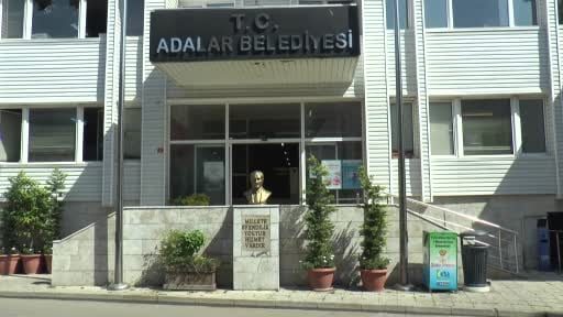 Adalar Belediyesi’ne rüşvet operasyonu: Belediye Başkanı dahil 41 şüpheli gözaltına...