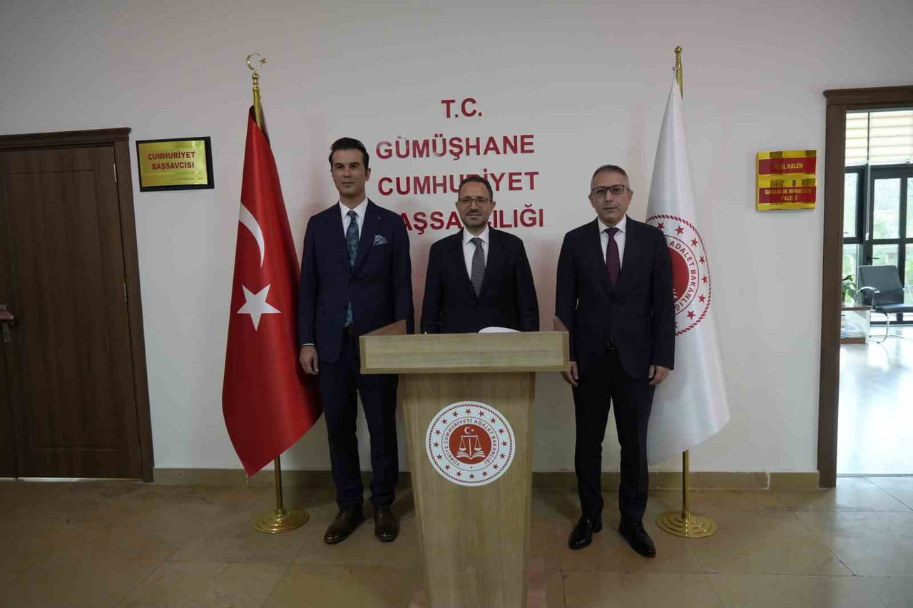 ADALET BAKAN YARDIMCISI SEDAT AYYILDIZ MEMLEKETİ GÜMÜŞHANE'DE BİR DİZİ ZİYARET GERÇEKLEŞTİREREK...