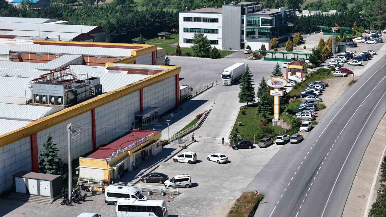 ADALET BAKANI AKIN GÜRLEK'İN DUYURDUĞU VE 8 İLDE EŞ ZAMANLI GERÇEKLEŞTİRİLEN BEYAZ ET SEKTÖRÜ...
