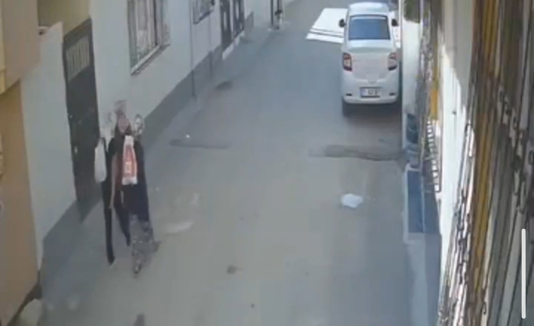 ADANA'DA BİR EVE GİREN 3 KADIN, MUTFAKTA BULUNAN PİRİNÇ, BULGUR, MAKARNA VE ELEKTRİKLİ OCAĞI...