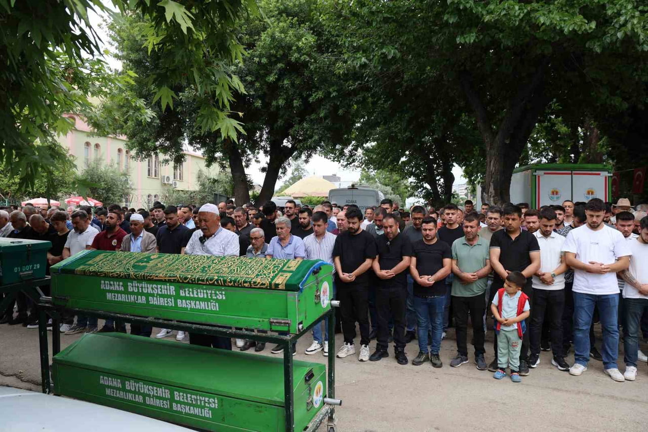 ADANA'DA EMEKLİ POLİS BABASI TARAFINDAN VURULARAK DÜN HAYATINI KAYBEDEN 23 YAŞINDAKİ AHMET KAAN...