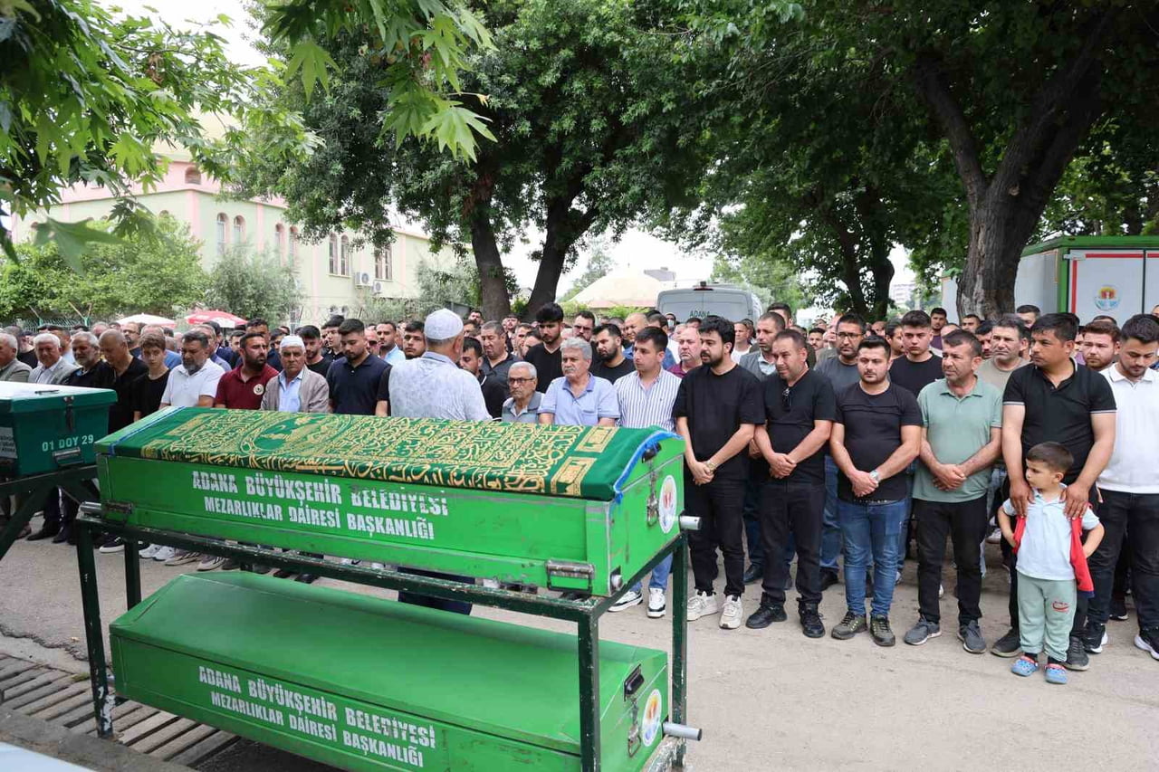ADANA'DA EMEKLİ POLİS BABASI TARAFINDAN VURULARAK DÜN HAYATINI KAYBEDEN 23 YAŞINDAKİ AHMET KAAN...