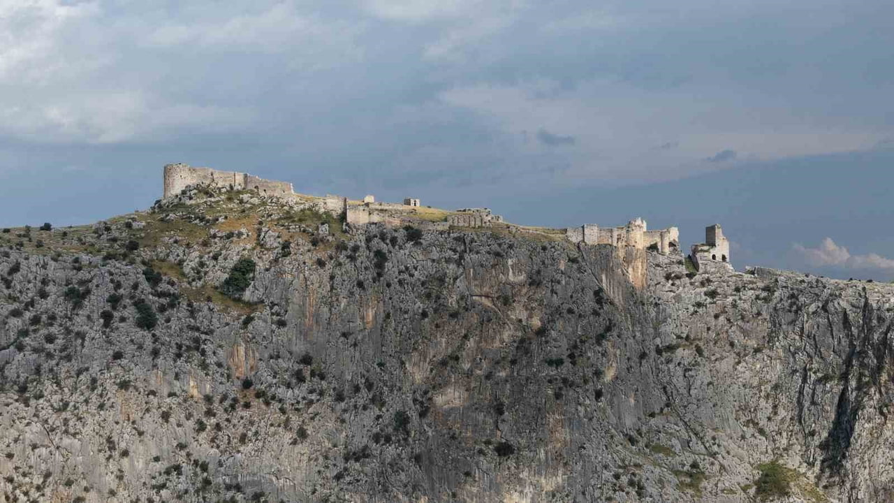 ADANA'NIN KOZAN İLÇESİNDE BULUNAN VE UNESCO DÜNYA MİRASI GEÇİCİ LİSTESİ'NDE YER ALAN ANAVARZA...
