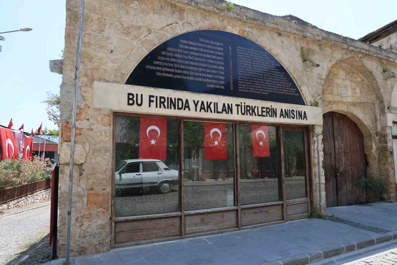 ADANA'NIN KOZAN İLÇESİNDE, FRANSIZ İŞGALİ DÖNEMİNDE YAŞANAN ACILARI SİMGELEYEN MEZALİM FIRINI...