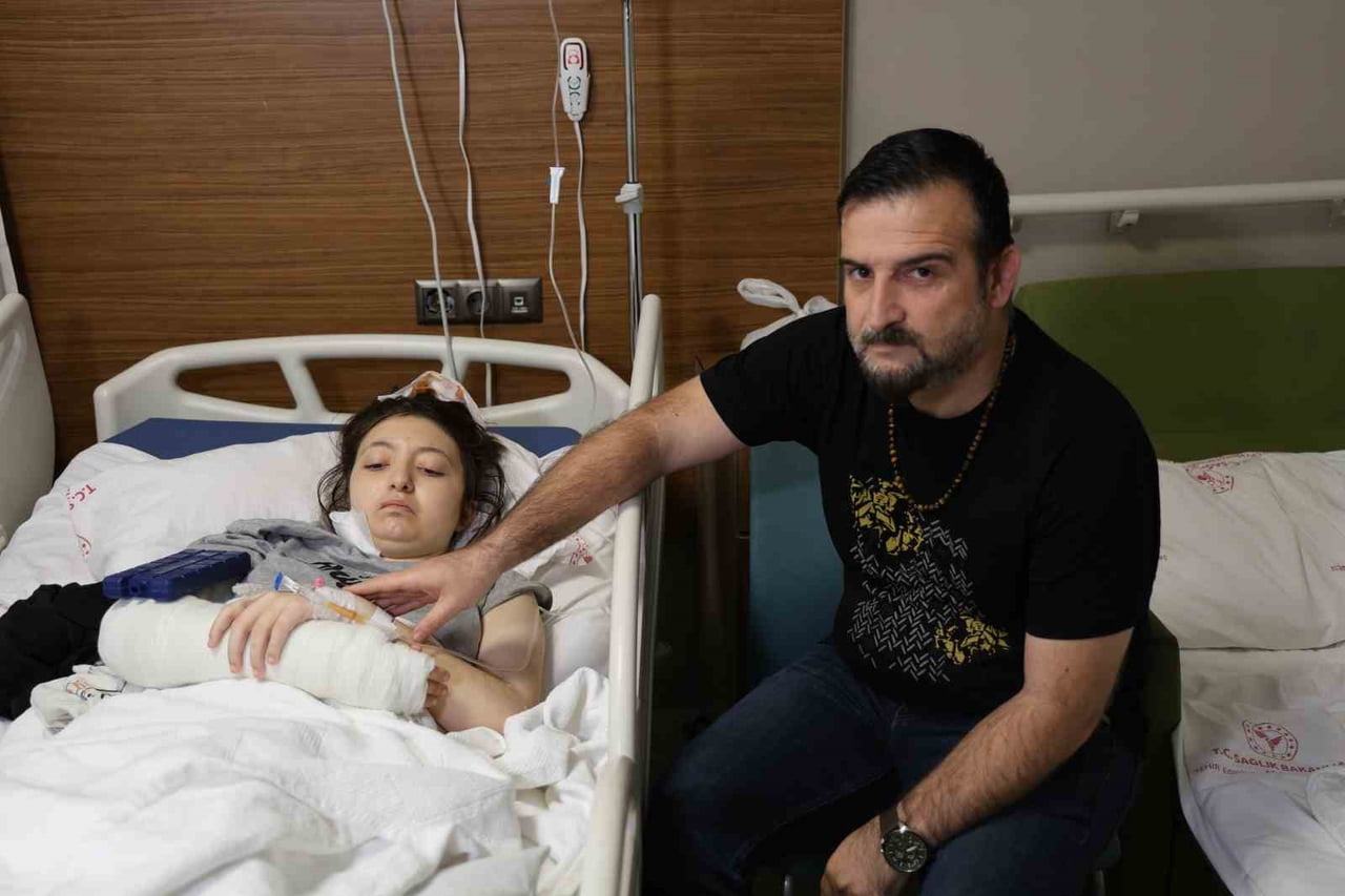 ADANA’DA APARTMANIN 12’NCİ KATINDAN DÜŞEREK AĞIR YARALANAN 14 YAŞINDAKİ ECRİN DENİZ KARACA...