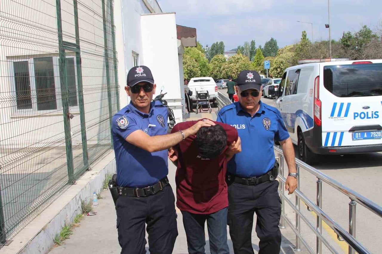 ADANA’DA DİREKSİYON BAŞINDA UYUYARAK DOLMUŞUN KAZA YAPMASINA VE 7 KİŞİNİN YARALANMASINA NEDEN OLAN...