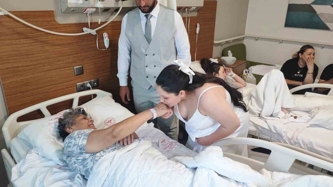 ADANA’DA DÜNYA EVİNE GİRECEK ŞAHİN KAYA, ANNESİ HASTANEDE TEDAVİ GÖRDÜĞÜ İÇİN NİKAHA GİDEMEYİNCE...