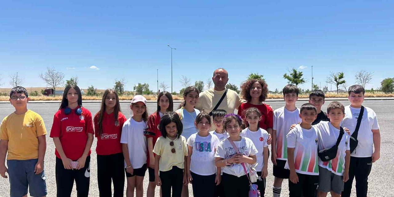 ADANA’DA DÜZENLENEN VE BİN 500 SPORCUNUN KATILDIĞI TÜRKİYE YILDIZLAR LİGİ 1. ETAP KARATE...