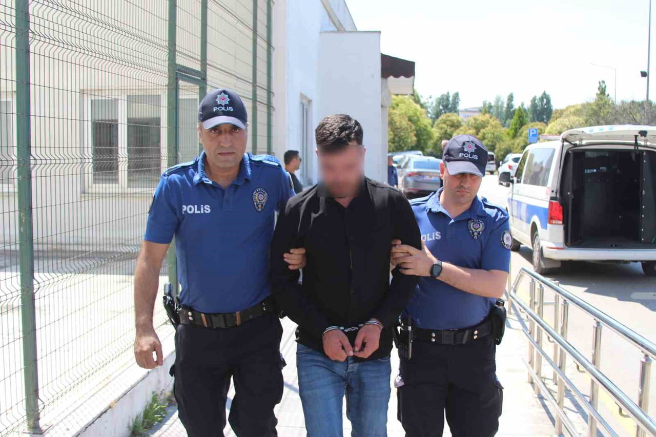 ADANA’DA TATİL İÇİN GELDİĞİ KENTTE EĞLENMEK AMACIYLA GİTTİĞİ BAR ÇIKIŞINDA YANINDA GÖTÜRMEK...