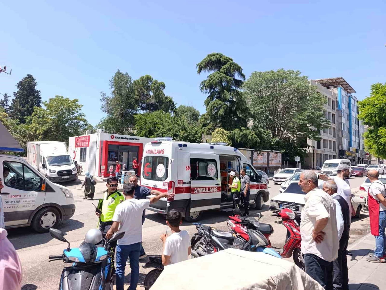 ADIYAMAN'DA MOTOSİKLET İLE OTOMOBİLİN ÇARPIŞMASI SONUCU MEYDANA GELEN KAZADA 1 KİŞİ...
