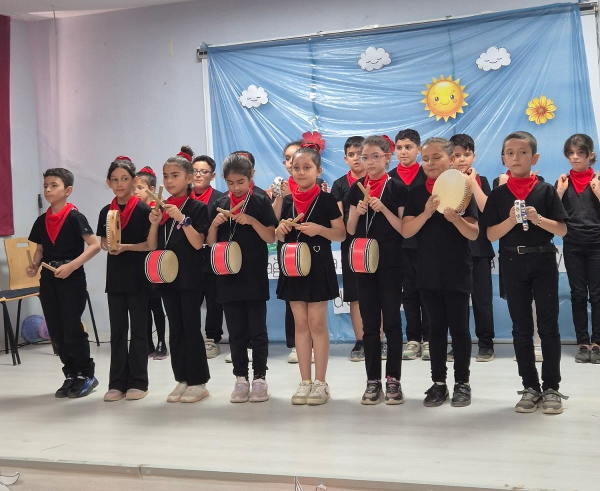 ADIYAMAN CUMHURİYET İLKOKULU ÖĞRENCİLERİ TARAFINDAN HAZIRLANAN PİYANO, KEMAN, TİYATRO, KORO VE...
