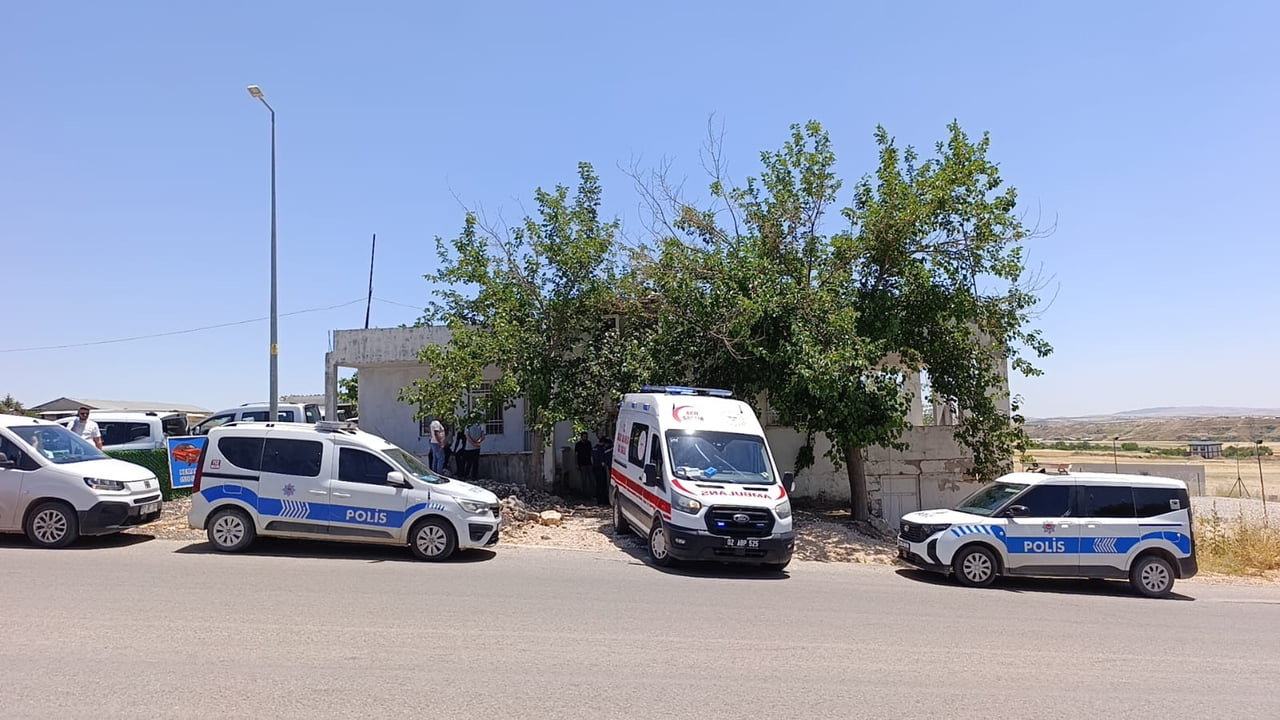 ADIYAMAN’DA BİR POLİS MEMURU KALDIĞI ARKADAŞININ EVİNDE ÖLÜ BULUNDU.