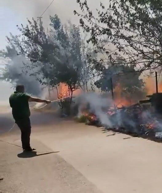 ADIYAMAN’DA KARADAĞ ORMANLIK ALANDA MEYDANA GELEN YANGIN KORKUYA NEDEN OLDU.