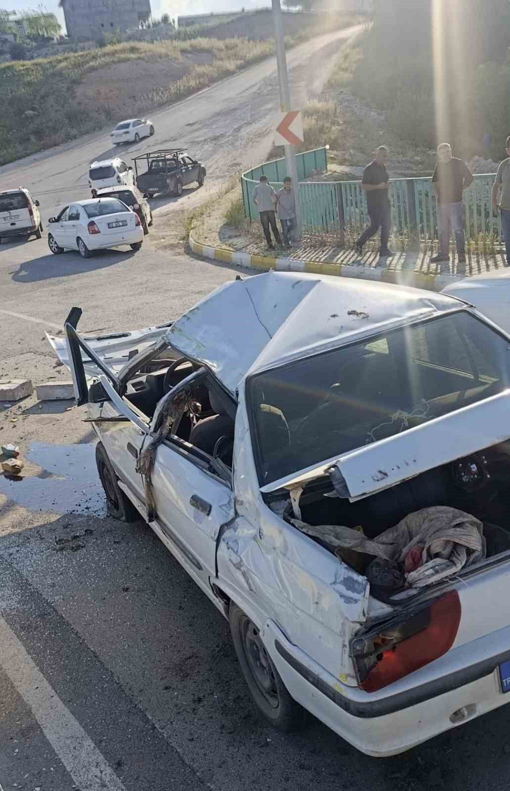 ADIYAMAN’DA KONTROLDEN ÇIKAN OTOMOBİLİN TAKLA ATMASI SONUCU 1 KİŞİ YARALANDI.
