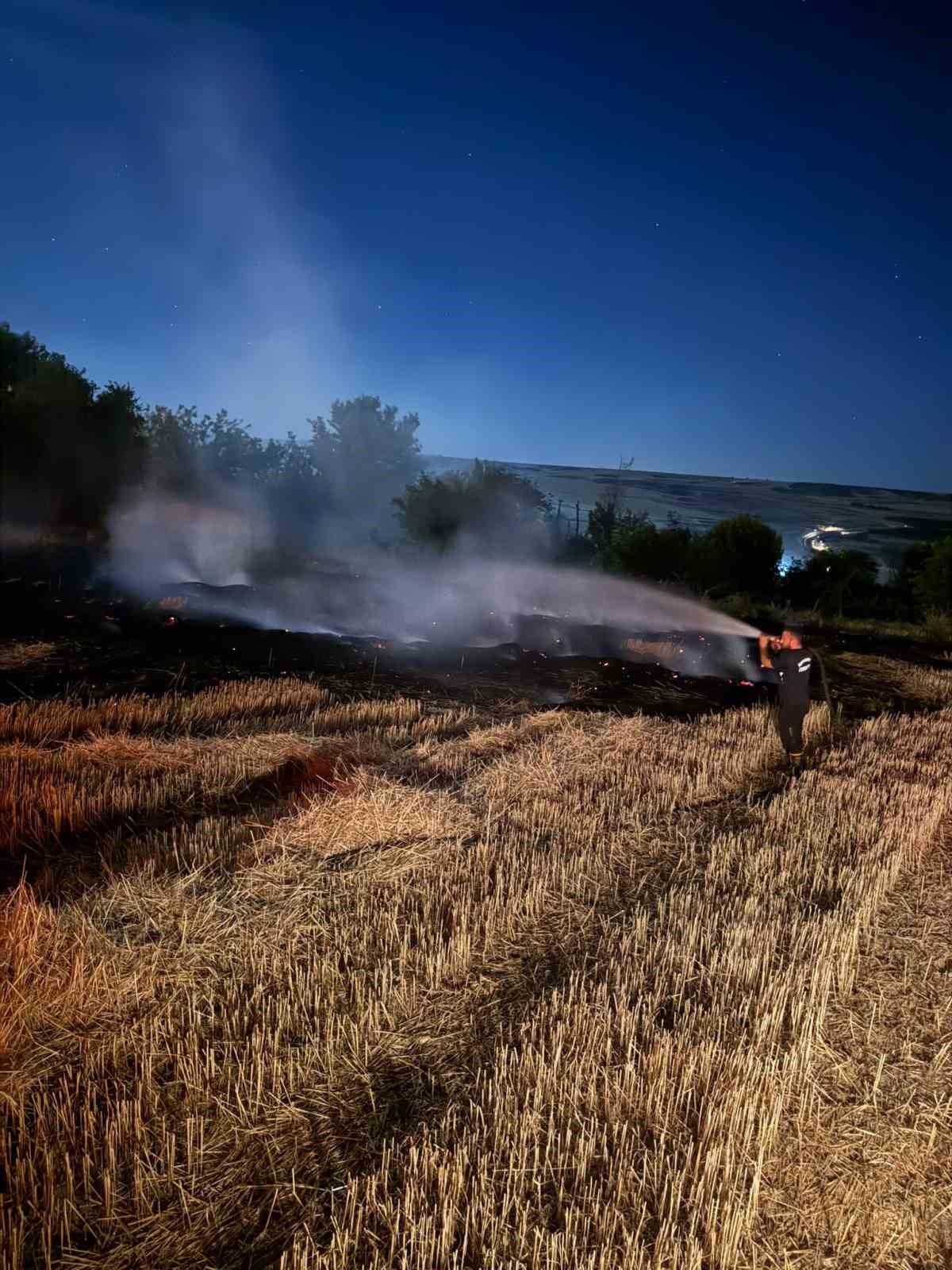 ADIYAMAN’DA, KORKUYA NEDEN OLAN ANIZ YANGINI İTFAİYE EKİPLERİNİN MÜDAHALESİ SONUCU...