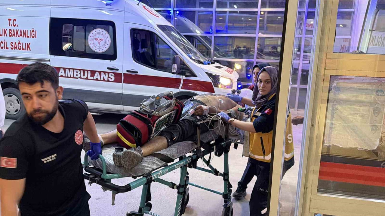 ADIYAMAN’DA, PUSUYA DÜŞÜRÜLEREK TARANAN ARAÇTA VURULARAK ÖLDÜRÜLEN ŞAHSIN KİMLİĞİ...