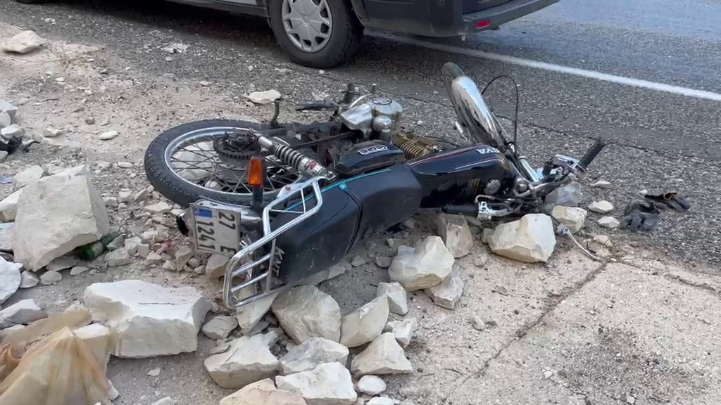 ADIYAMAN’IN BESNİ’DE İLÇESİNDE MOTOSİKLETİN ŞARAMPOLE GİRMESİ SONUCU 1 KİŞİ...