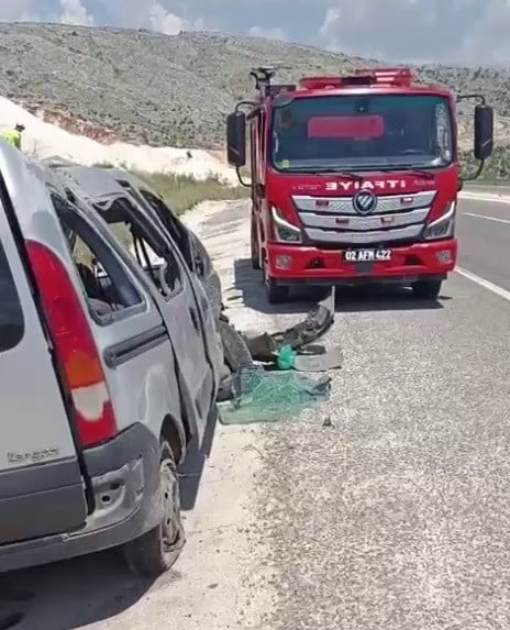 ADIYAMAN’IN BESNİ İLÇESİNDE HAFİF TİCARİ ARACIN TAKLA ATMASI SONUCU 1 KİŞİ ÖLDÜ, 1 KİŞİ...