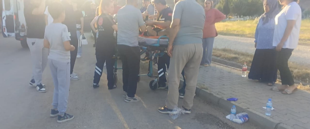 ADIYAMAN’IN GÖLBAŞI İLÇESİNDE SÜRÜCÜSÜNÜN KONTROLÜNÜ KAYBETTİĞİ OTOMOBİLİN DİREĞE ÇARPMASI SONUCU...