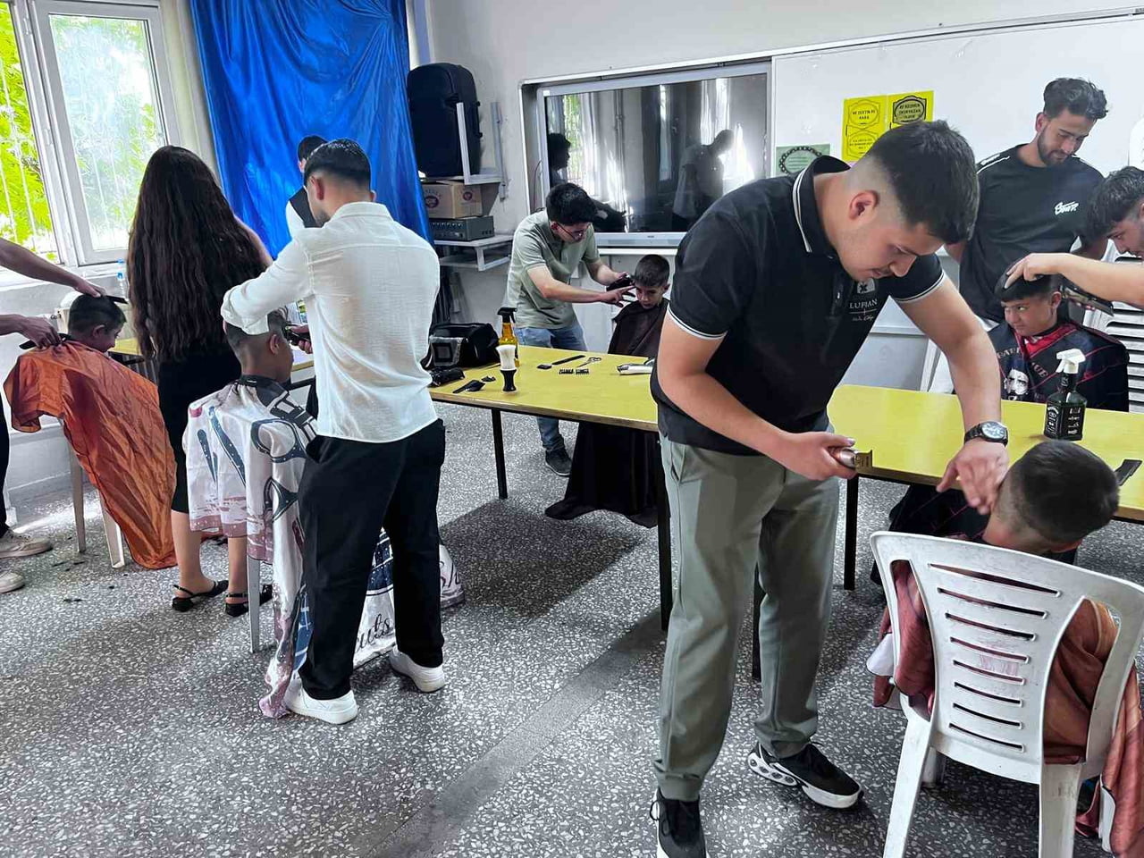 ADIYAMAN’IN GÖLBAŞI MESLEKİ VE TEKNİK ANADOLU LİSESİ GÜZELLİK VE SAÇ BAKIMI BÖLÜMÜ ÖĞRENCİLERİ...