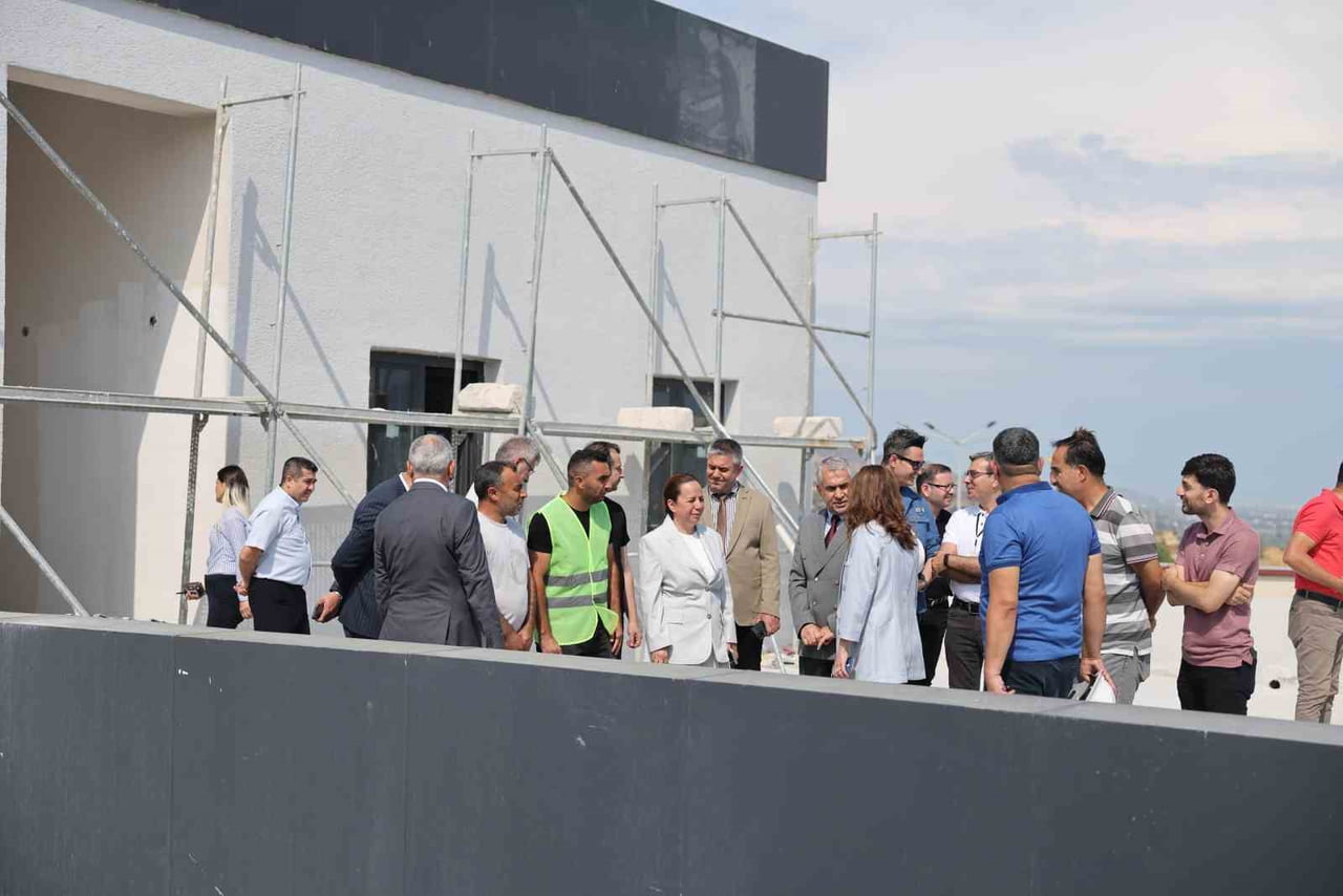 ADÜ REKTÖRÜ KENT, DEVAM EDEN ÇALIŞMALARI İNCELEDİ
