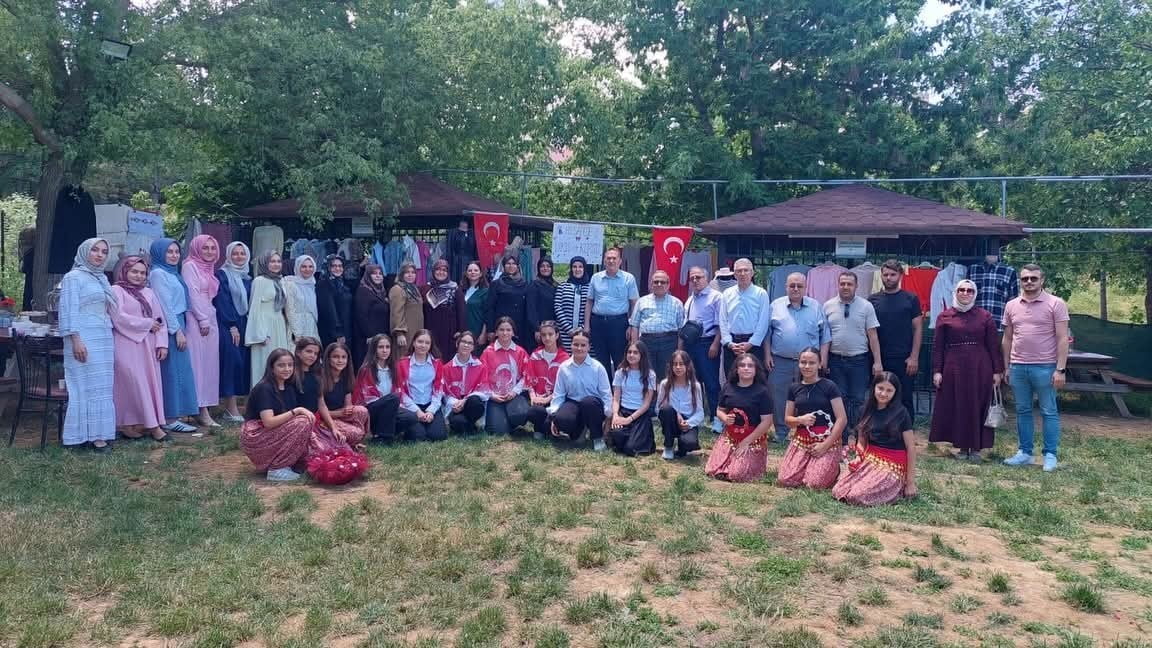 AFYONKARAHİSAR'IN SANDIKLI İLÇESİNE BAĞLI REŞADİYE KÖYÜNDE, HALK EĞİTİM MERKEZİ BÜNYESİNDE...