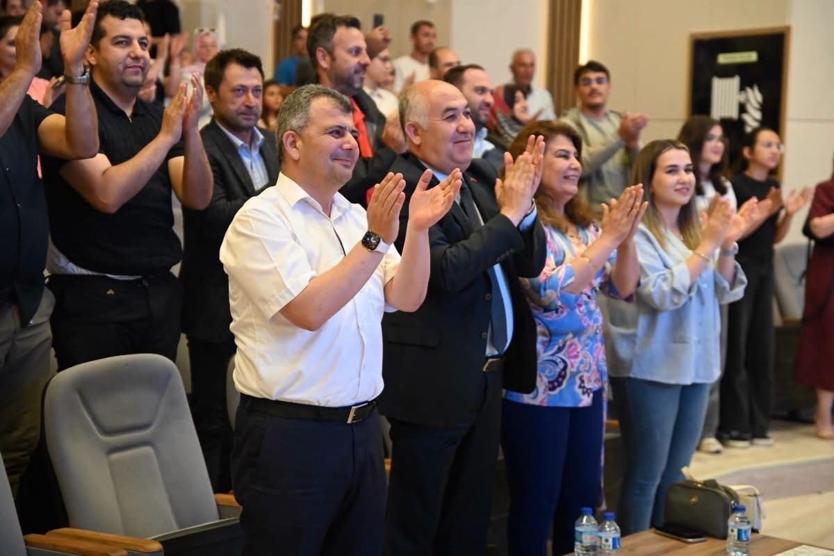 AFYONKARAHİSAR EMİRDAĞ MİTHATPAŞA ORTAOKULU TARAFINDAN AZİZİYE KÜLTÜR VE SANAT MERKEZİ’NDE...