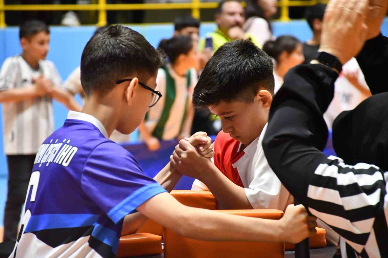 AFYONKARAHİSAR GENÇLİK VE SPOR İL MÜDÜRLÜĞÜ KOORDİNESİNDE ÖĞRENCİLERE YÖNELİK GERÇEKLEŞTİRİLEN...