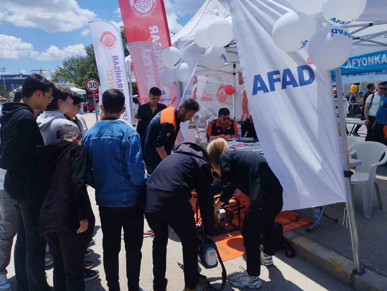 AFYONKARAHİSAR İL AFET VE ACİL DURUM MÜDÜRLÜĞÜ (AFAD) TARAFINDAN ÜNİVERSİTE ÖĞRENCİLERİNE YÖNELİK...