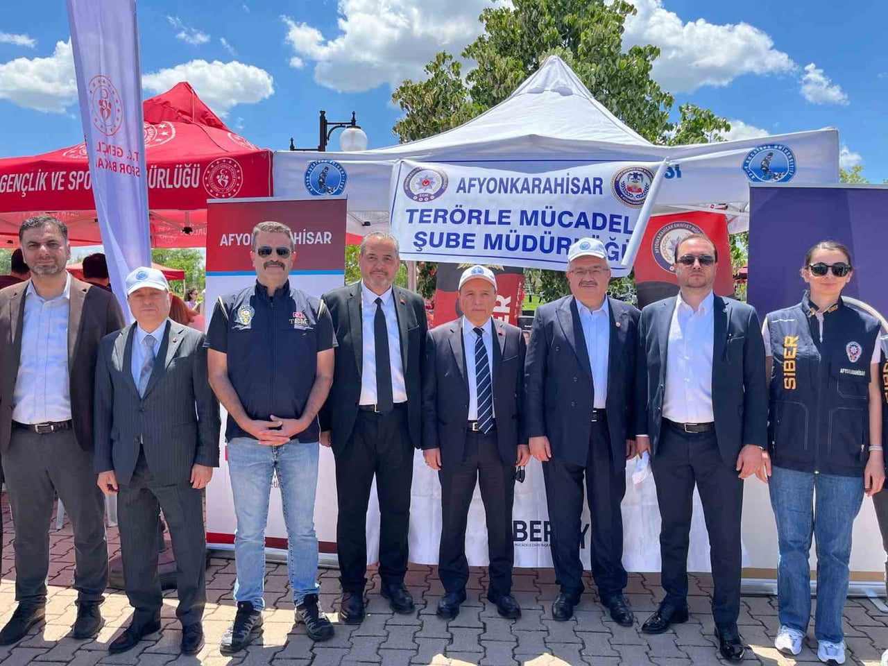 AFYONKARAHİSAR İL EMNİYET MÜDÜRLÜĞÜ, ÜNİVERSİTE GENÇLERİNİ TERÖR ÖRGÜTLERİNİN TUZAKLARINA KARŞI...