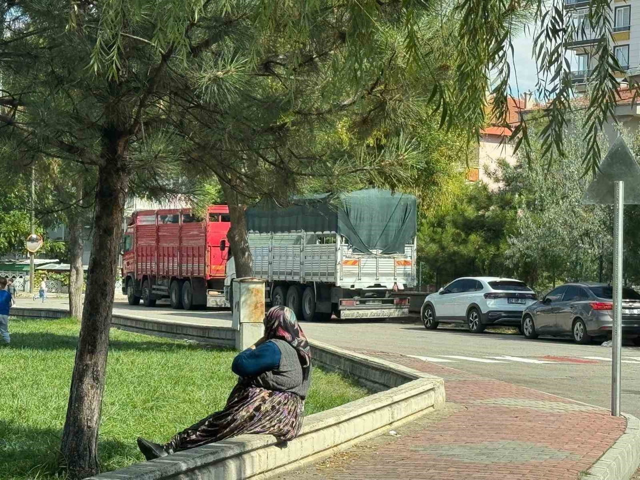 AFYONKARAHİSAR İL EMNİYET MÜDÜRÜ AHMET BİRTAN EROL, MAHALLE ARALARI, YOL KENARLARI VE PAZARYERİ...