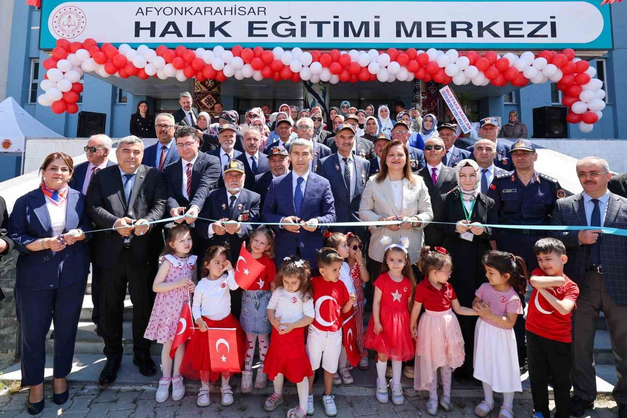 AFYONKARAHİSAR İL MİLLİ EĞİTİM MÜDÜRLÜĞÜ KOORDİNESİNDE SÜRDÜRÜLEN ‘HAYAT BOYU ÖĞRENME’ PROJESİ...