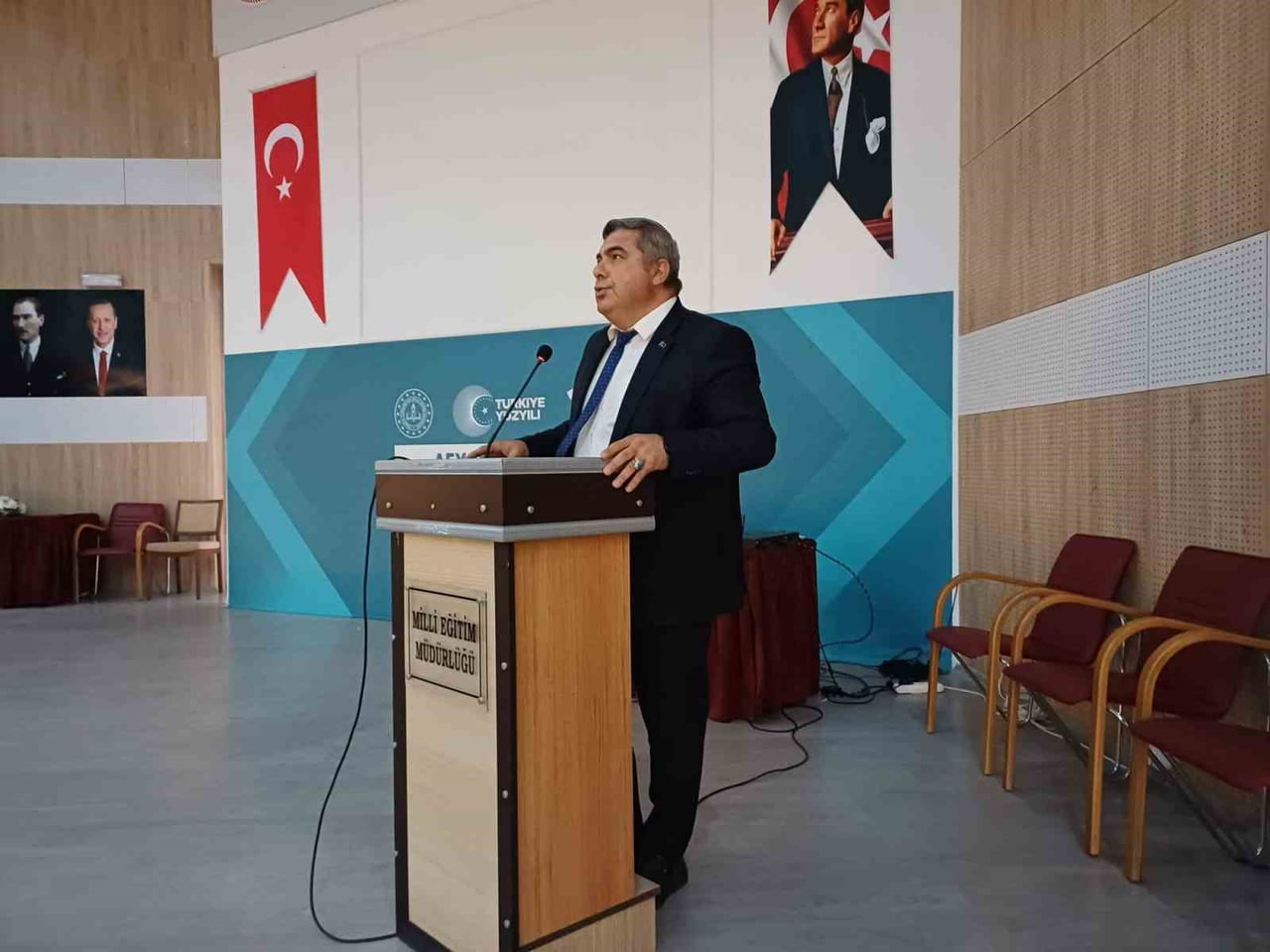 AFYONKARAHİSAR İL MİLLİ EĞİTİM MÜDÜRÜ MİRAÇ SÜNNETCİ, EĞİTİM YÖNETİCİLERİNİN YALNIZCA KURUMLARI...