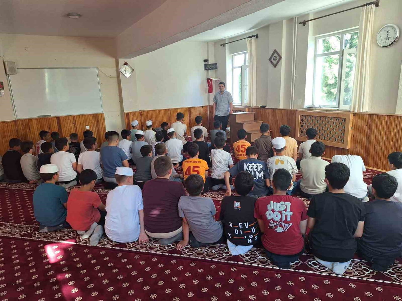 AFYONKARAHİSAR İL MÜFTÜLÜĞÜ BAĞIMLILIK KOORDİNATÖRLÜĞÜ TARAFINDAN HAFIZLIK YAPAN ÖĞRENCİLERE...