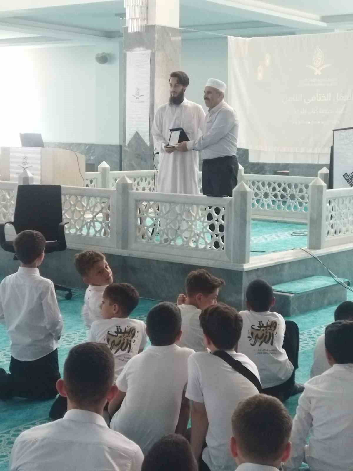 AFYONKARAHİSAR İL MÜFTÜLÜĞÜ GÖÇ KOORDİNATÖRLÜĞÜ TARAFINDAN KENTTEKİ, ÜNİVERSİTELERDE EĞİTİM GÖREN...