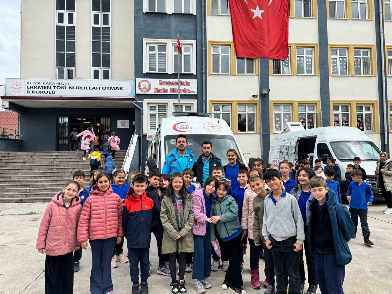 AFYONKARAHİSAR İL SAĞLIK MÜDÜRLÜĞÜ VE MİLLÎ EĞİTİM MÜDÜRLÜĞÜ İŞ BİRLİĞİYLE YÜRÜTÜLEN ‘SAĞLIKLI...