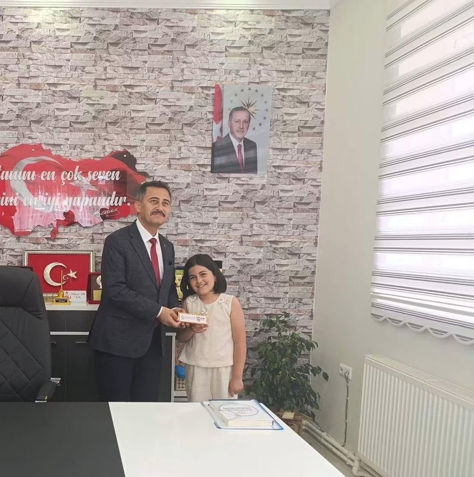 AFYONKARAHİSAR’IN BOLVADİN ALKASAN İLKOKULU ÖĞRENCİSİ ZEYNEP ALYA ESERİNGÜ, İL GENELİNDE...