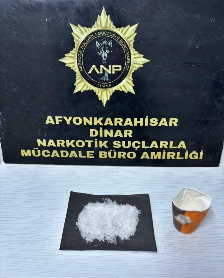 AFYONKARAHİSAR’IN DİNAR İLÇESİNDE POLİS EKİPLERİ TARAFINDAN BİR OTOMOBİLDE YAPILAN ARAMADA 40,84...