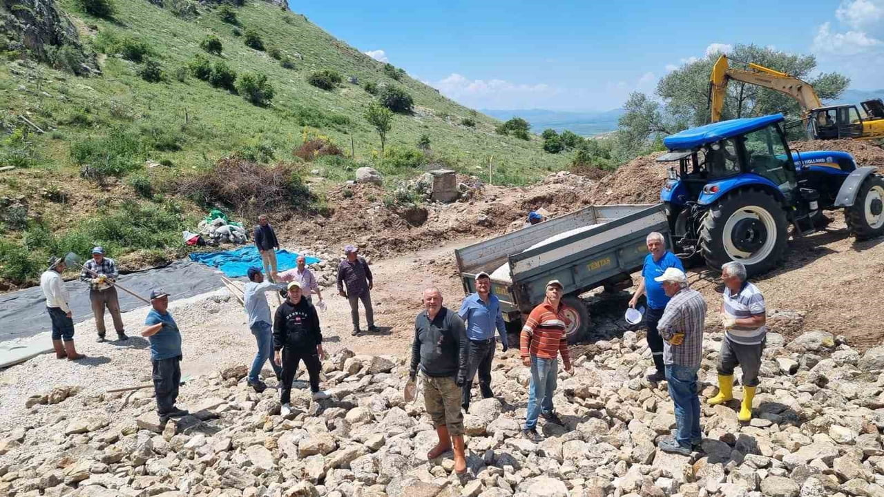 AFYONKARAHİSAR’IN DİNAR İLÇESİNE BAĞLI KINIK KÖYÜ’NDE, DAĞDAN GELEN İÇME SUYU HATTININ KORUNMASI...