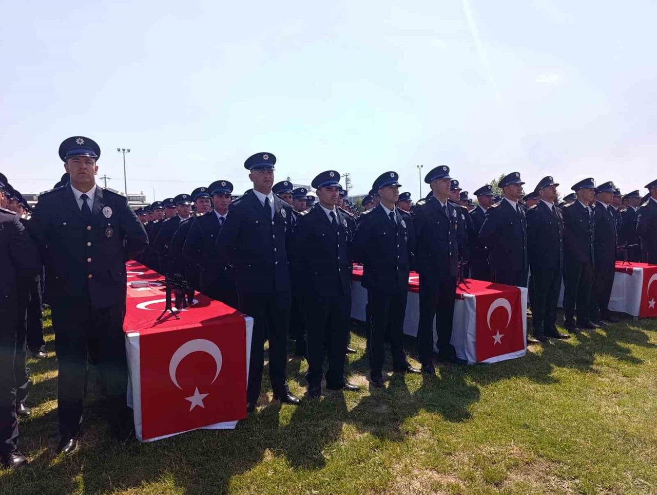 AFYONKARAHİSAR POLİS MESLEK EĞİTİM MERKEZİ'NDE (POMEM) MEZUNİYET HEYECANI YAŞANIRKEN, 432 POLİS...