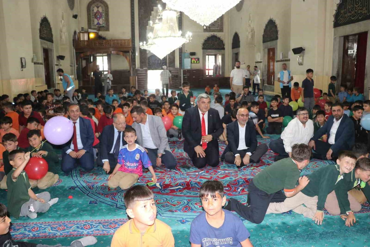 AFYONKARAHİSAR VALİLİĞİ KOORDİNESİNDE GERÇEKLEŞTİRİLEN ‘ÇEVREME DUYARLIYIM, DEĞERLERİME SAHİP...