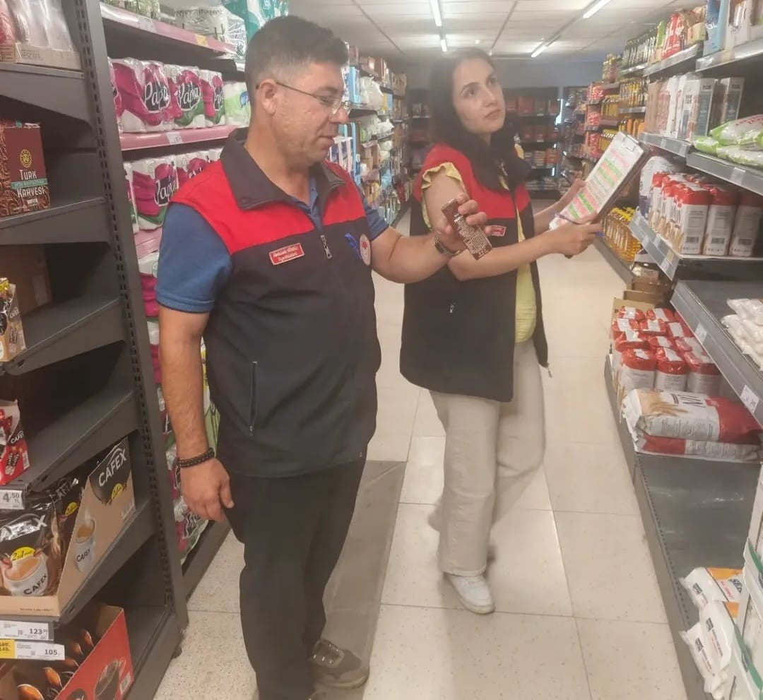 AĞIN'DA BİÇERDÖVER VE MARKET DENETİMLERİ SÜRÜYOR