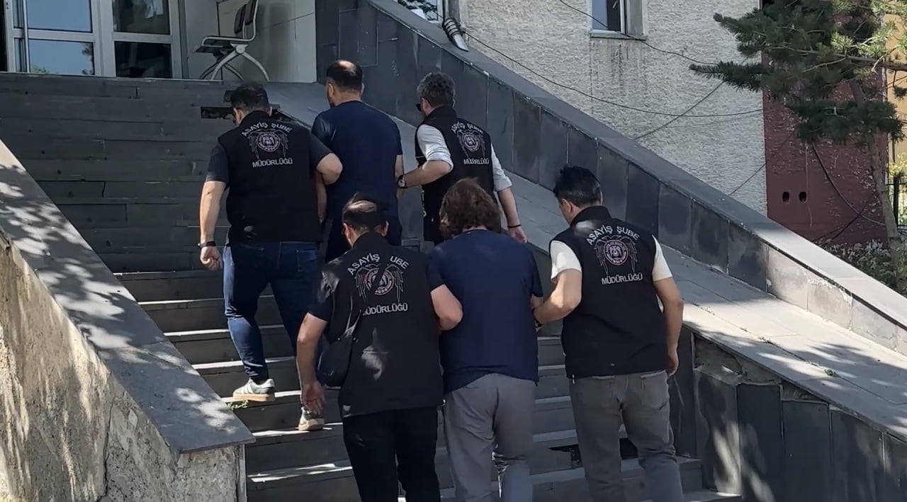 AĞRI MERKEZLİ 5 İLDE DÜZENLENEN EŞ ZAMANLI OPERASYONDA GÖZALTINA ALINAN 5 ŞÜPHELİDEN 2’Sİ...