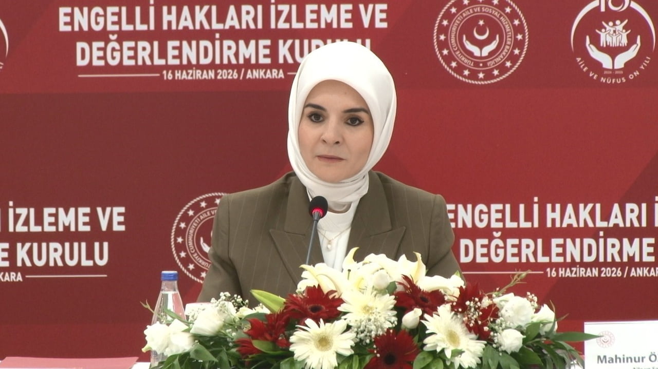 AİLE VE SOSYAL HİZMETLER BAKANI MAHİNUR GÖKTAŞ, PROGRAMDA BİR KONUŞMA YAPTI