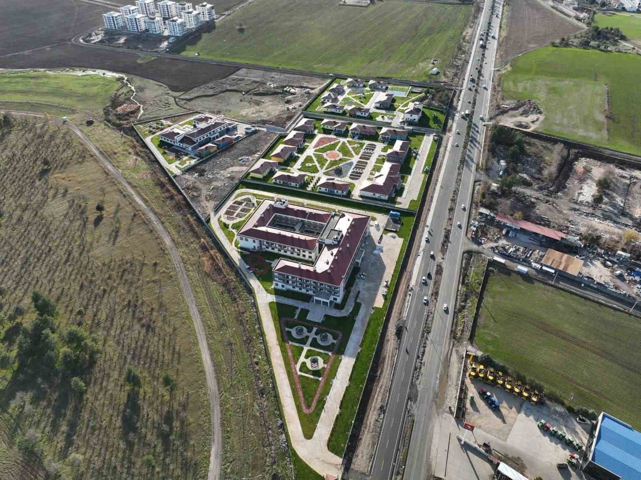 AİLE VE SOSYAL HİZMETLER BAKANI MAHİNUR ÖZDEMİR GÖKTAŞ, DİYARBAKIR SOSYAL HİZMETLER KAMPÜSÜNDE...