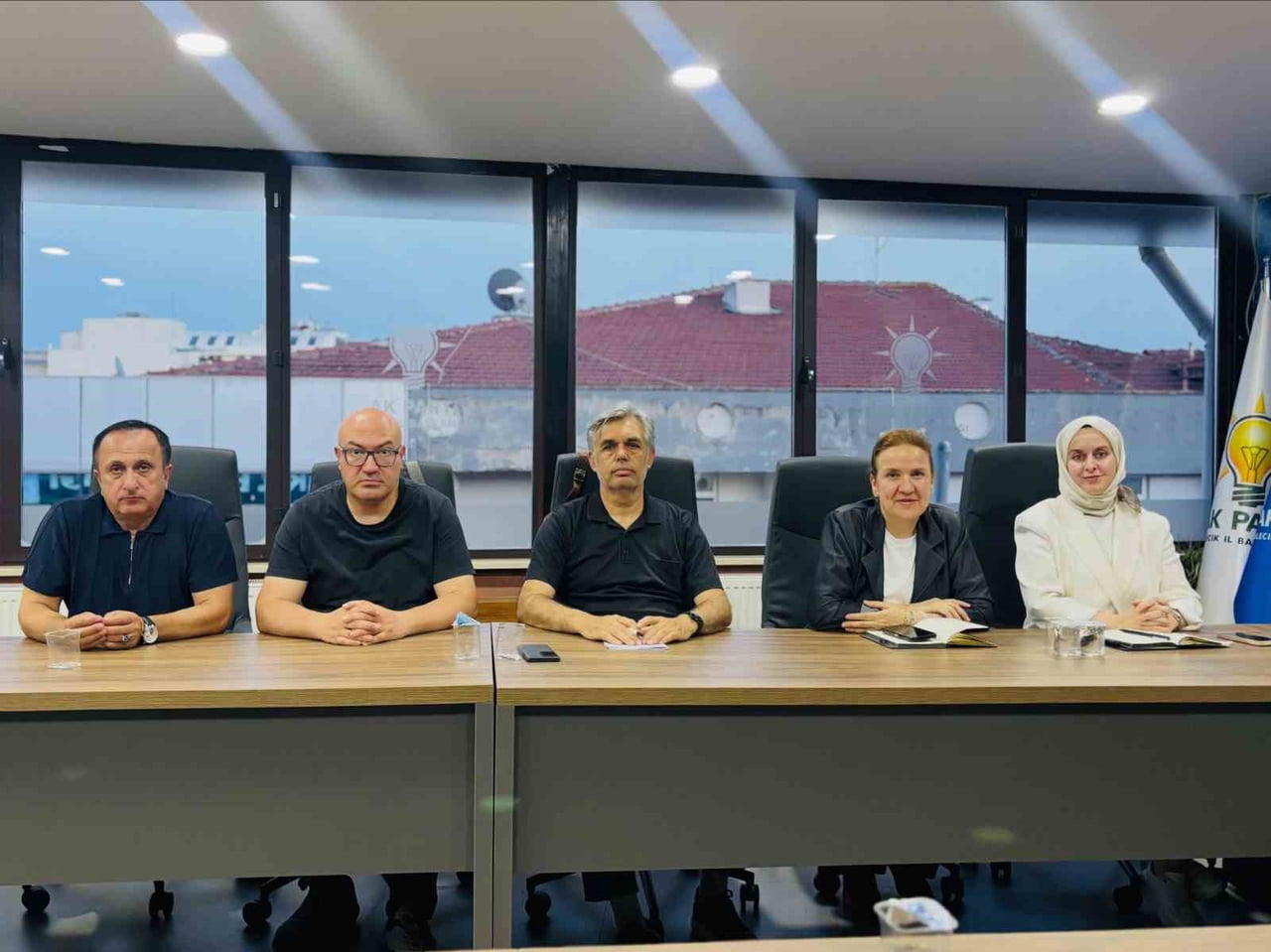 AK PARTİ'DEN TEŞKİLAT ÇALIŞMALARI DEĞERLENDİRİLDİ