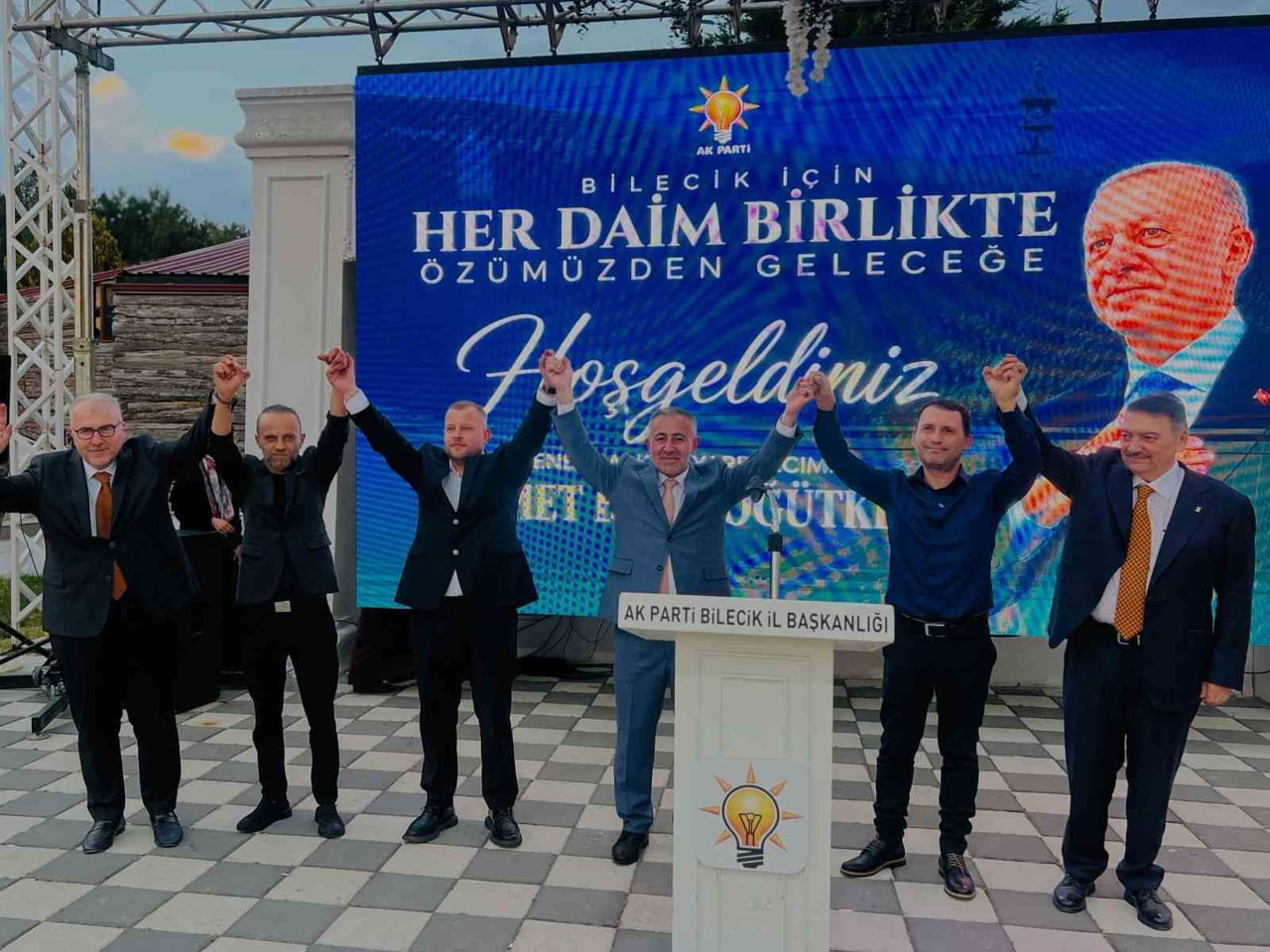 AK PARTİ BİLECİK İL BAŞKANLIĞINDA PARTİLİLERLE BİR ARAYA GELDİ.