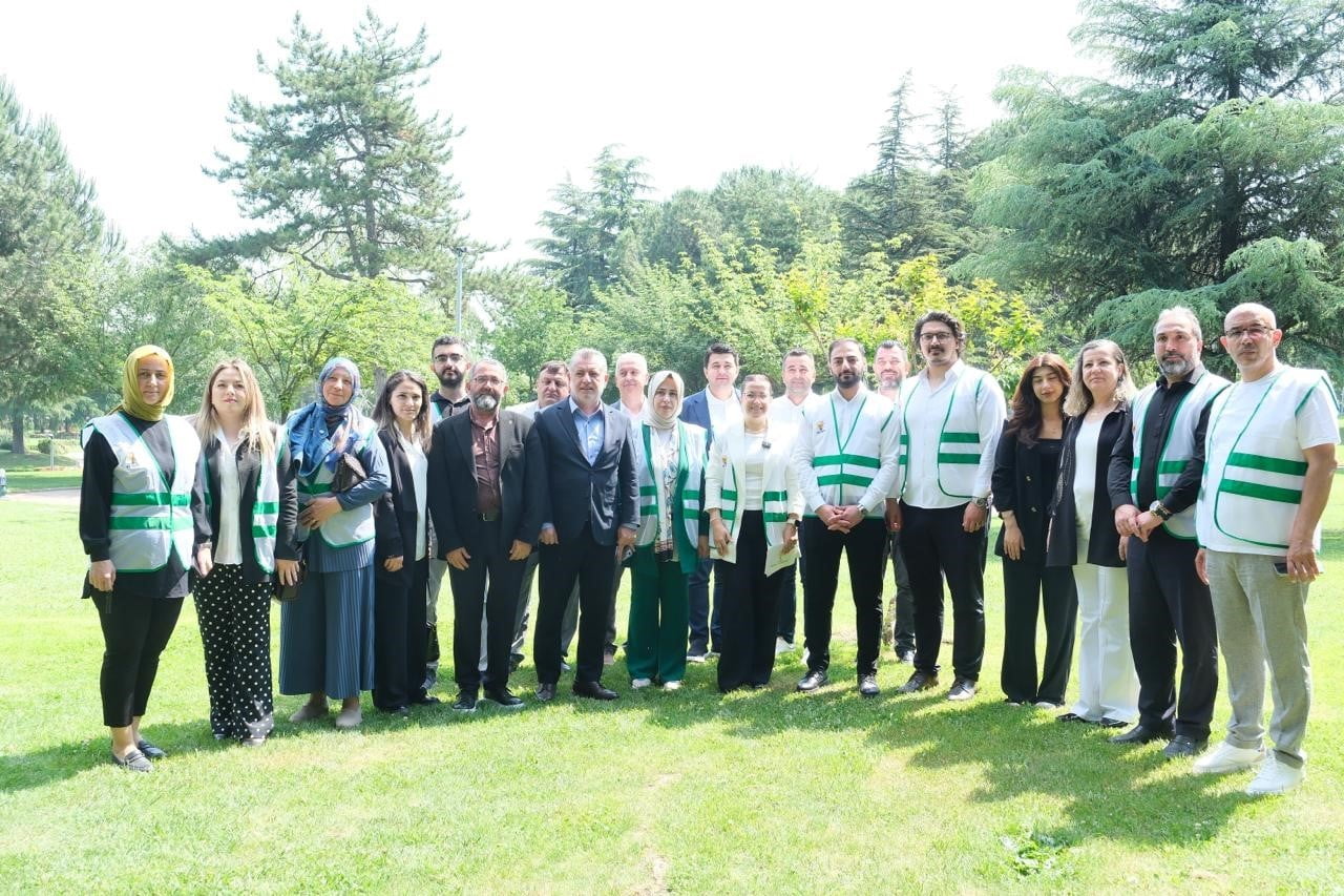 AK PARTİ BURSA İL TEŞKİLATI, ÇEVRENİN KORUNMASININ İNSANLIĞIN ORTAK SORUMLULUĞU OLDUĞUNU...